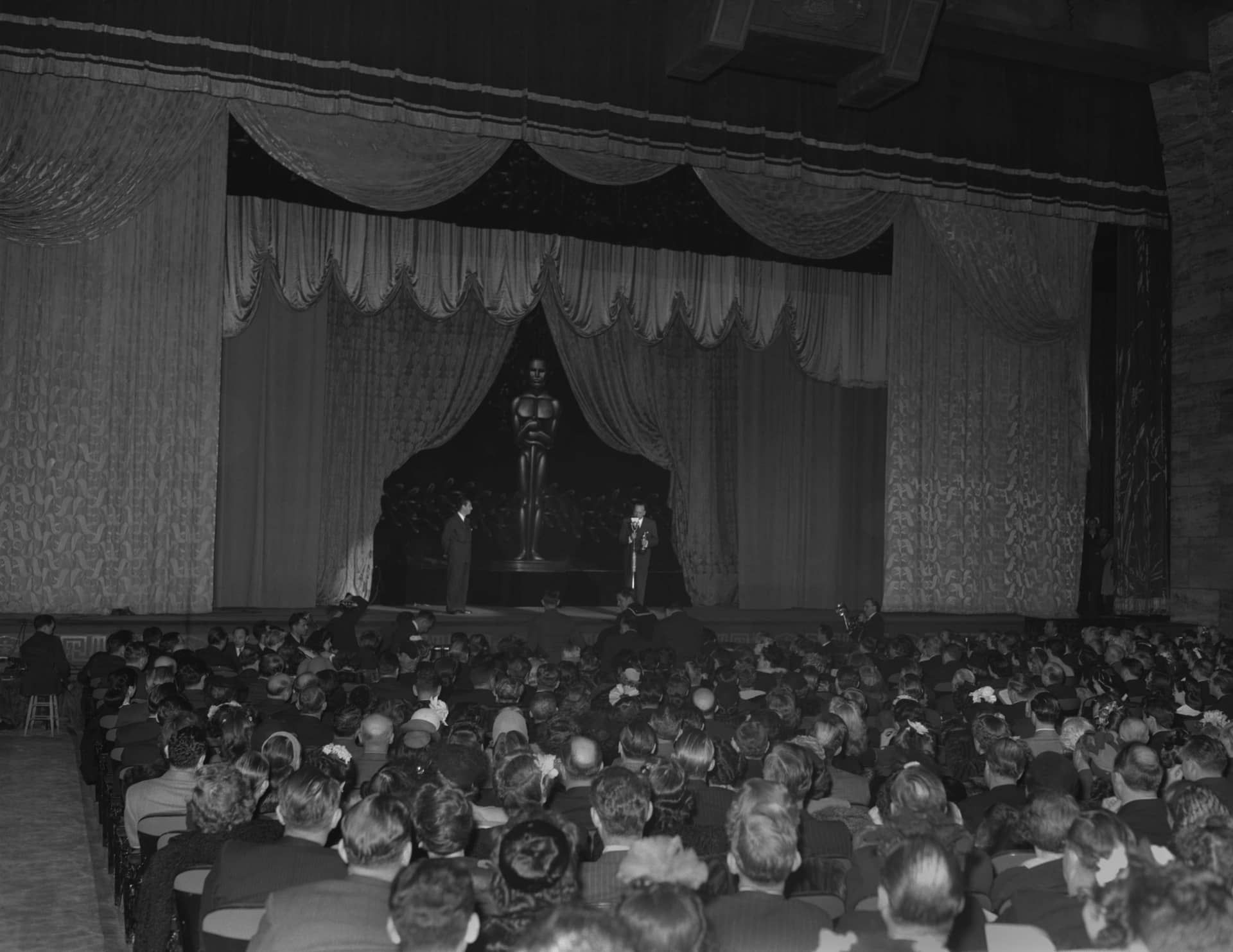 Michael Curtiz (right) winning the award for Best Directing for Casablanca (USA, 1943) with presenter Mark Sandrich (left) at the 16th Academy Awards ceremony at the Chinese Theatre
Courtesy of Academy Awards show photographs, Margaret Herrick Library, Academy of Motion Picture Arts and Sciences