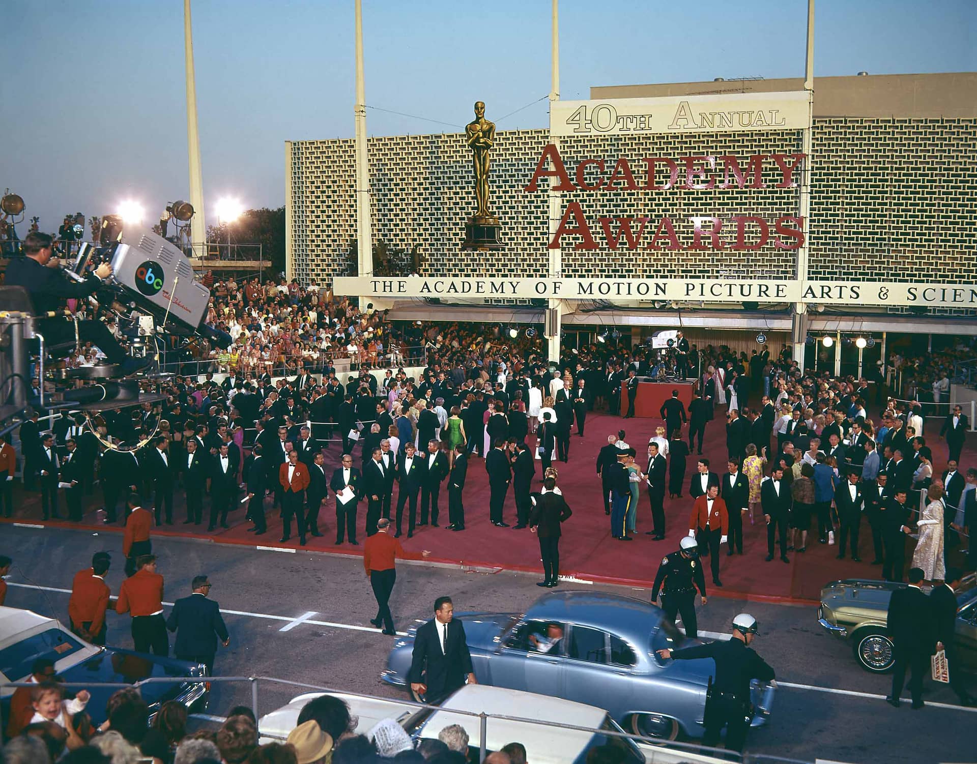 The exterior of the Santa Monica Civic Auditorium during the Academy Awards ceremony,1967
Courtesy of Academy Awards show photographs, Margaret Herrick Library, Academy of Motion Picture Arts and Sciences