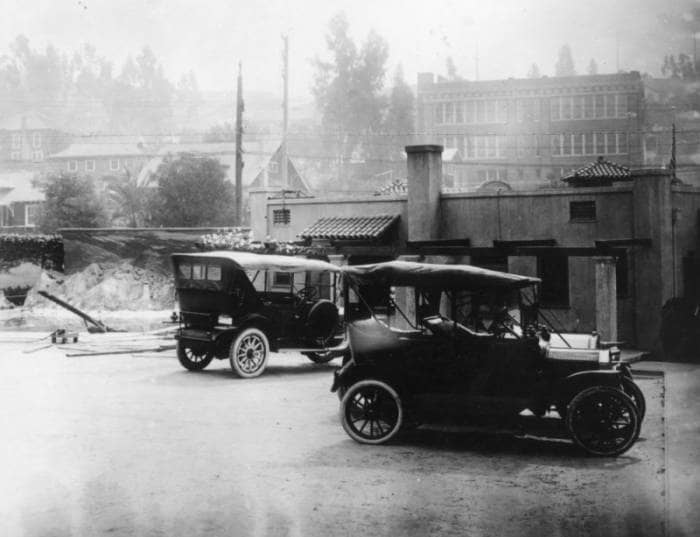 Selig studio building and swimming pool, leased by William Fox 1915–1916, located at the corner of Alessandro Avenue (later Glendale Boulevard) and Clifford Street, Security Pacific National Bank Photo Collection, Digital Collections of the Los Angeles Public Library.