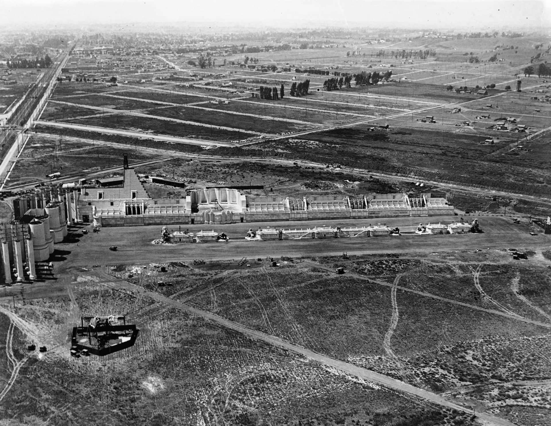 An aerial view of the ‘circus maximus’ under construction by MGM for Ben-Hur: A Tale of the Christ (1925), Photofest.