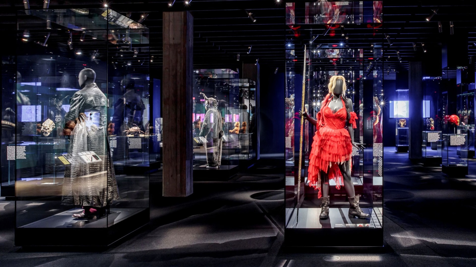 Curator's View Tour: Encounters