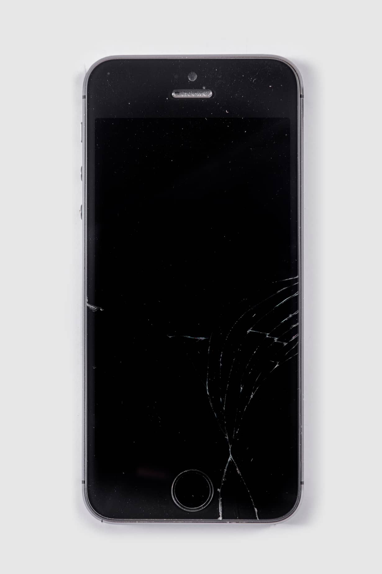 iPhone 5S 64GB with Anamorphic Adaptor Lens used by Sean Baker to shoot <i>Tangerine</i> (2015). Gift of Sean Baker, with thanks to Cre Film, Duplass Brothers Productions, and Through Film. Academy of Motion Picture Arts and Sciences. Photo by Joshua White, JWPictures/©Academy Museum Foundation