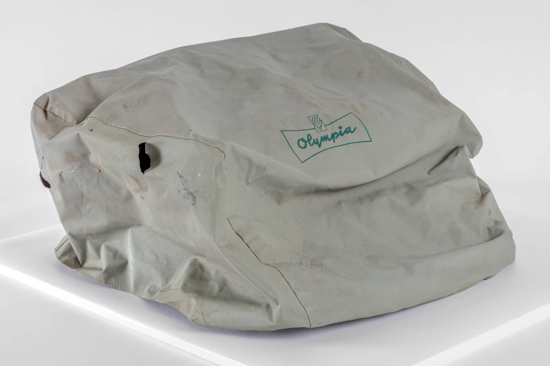 Typewriter used by Joseph Stefano to write the screenplay for Alfred Hitchcock's <i>Psycho</i> (1960). Academy Museum of Motion Pictures. Gift of Michael Eisenberg, 2016. Photo by Joshua White, JWPictures/©Academy Museum Foundation