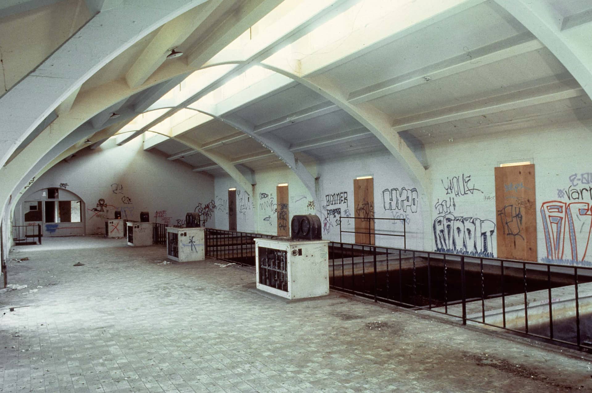 AMPAS reference collection, Margaret Herrick Library, Academy of Motion Picture Arts and Sciences.