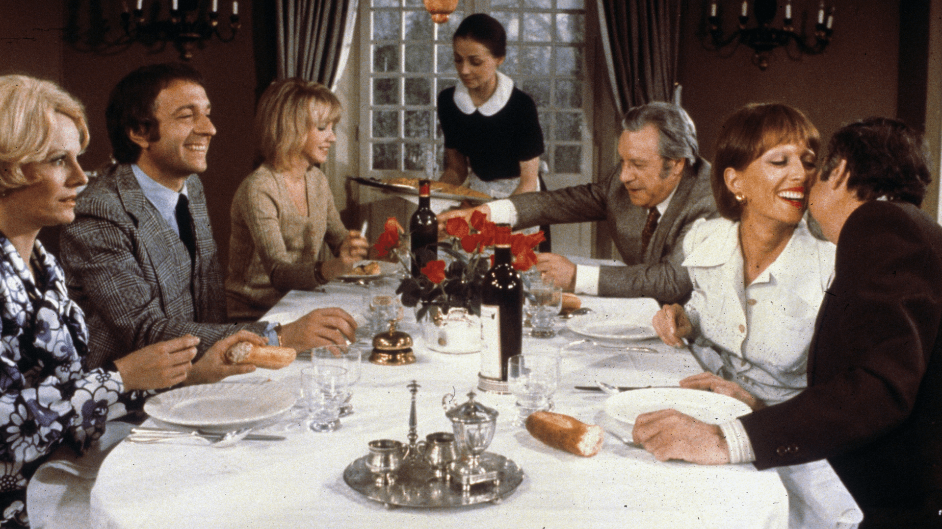 A group of bourgeoisie keeps trying to make plans despite a parade of interruptions.