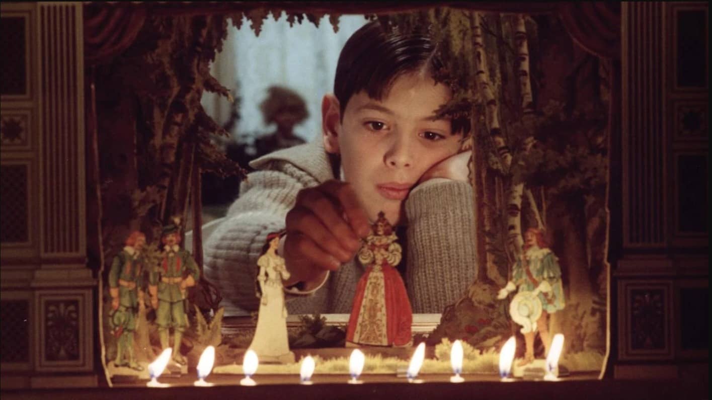 Sep5 FANNY AND ALEXANDER Glow1