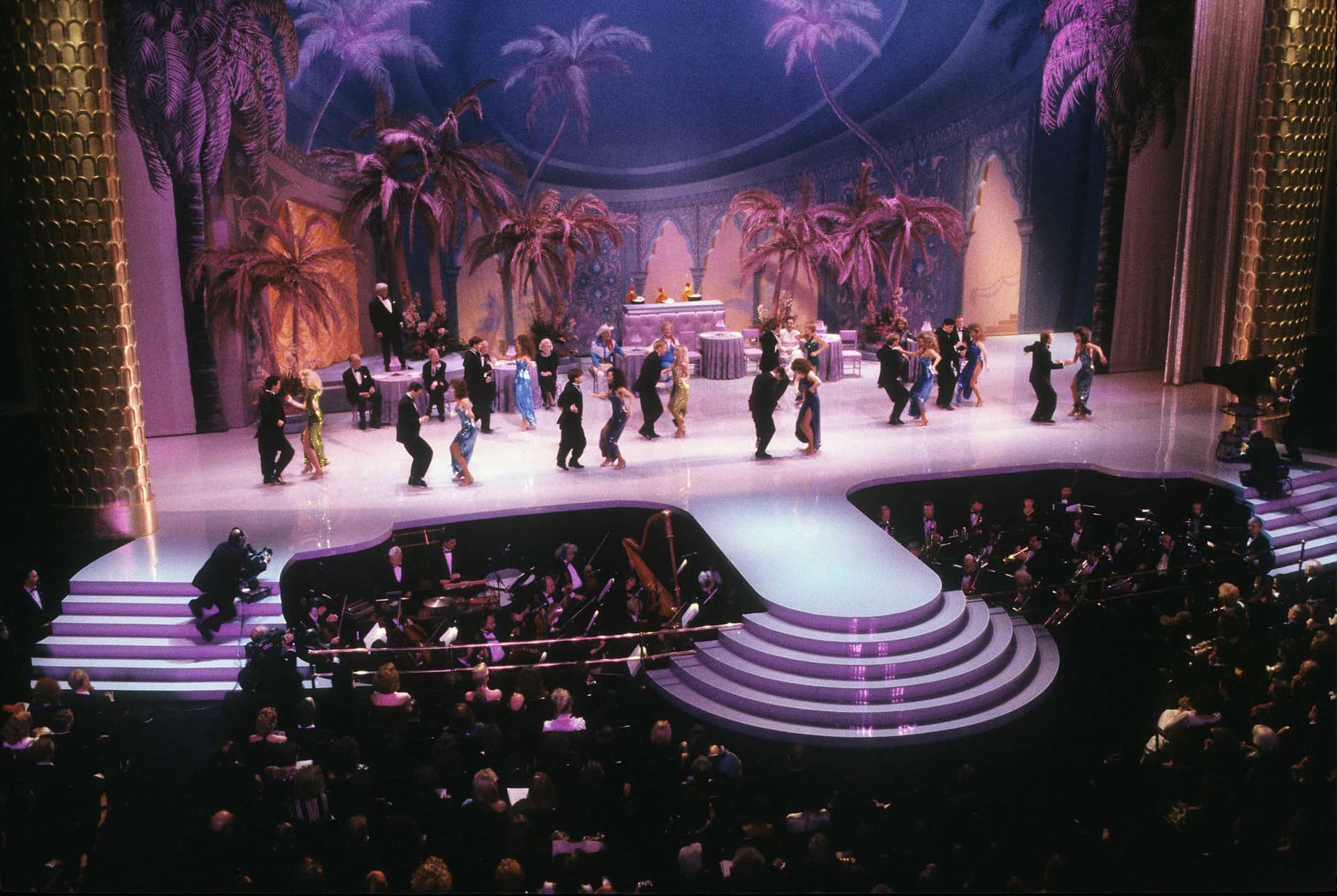Dancers perform in the opening production number of the Academy Awards ceremony, 1988
Courtesy of Academy Awards show photographs, Margaret Herrick Library, Academy of Motion Picture Arts and Sciences, photo: Long Photography